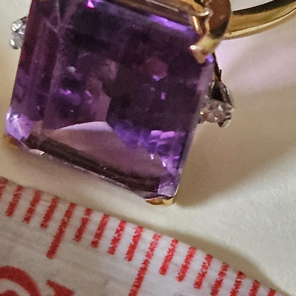 Beautiful Vintage 14K Amethyst Diamond Ring - Picture 9 of 13